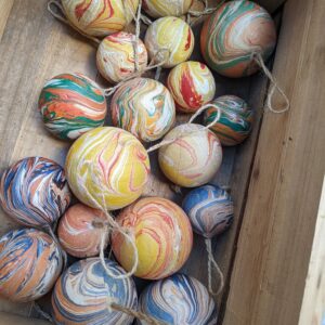 Atelier boules de noël en marbling